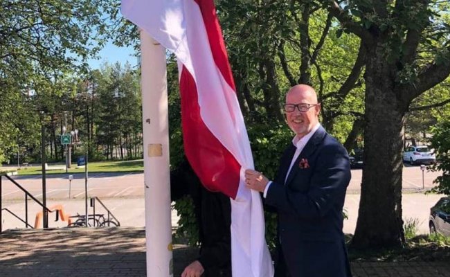 В Швеции на здании белорусского посольства заменили госфлаг на БЧБ-символику