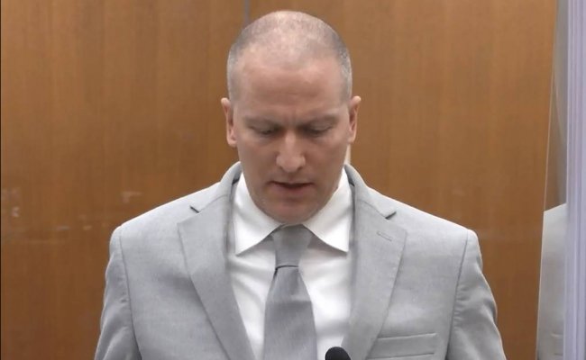 Американского полицейского приговорили к 22 годам тюрьмы за убийство Флойда