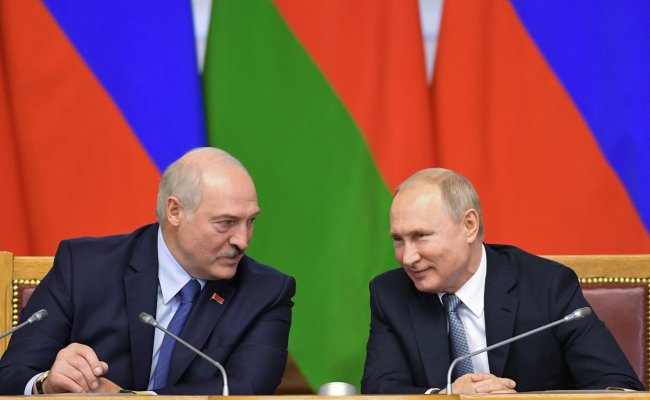 Путин и Лукашенко выступят по видеосвязи на форуме регионов России и Беларуси