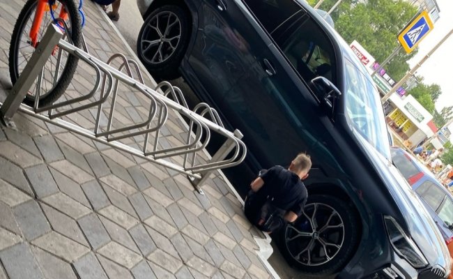 В Гродно задержали детей, скручивающих защитные колпачки с шин для челленджа в Тик-Токе