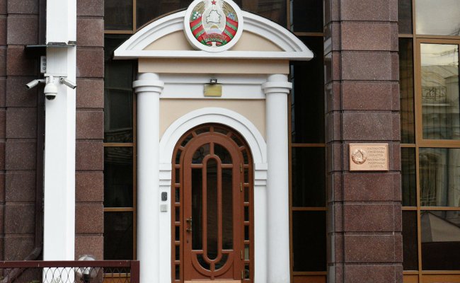 Посольство Беларуси в Киеве потребовало усилить охрану после инцидента у здания дипмиссии