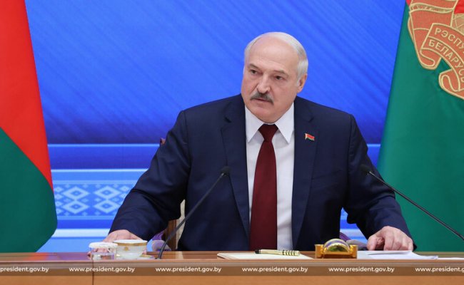 Лукашенко: Я отдаю себе отчет, что некоторые сидят под плинтусом до сих пор - мы их достанем