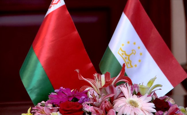 Лукашенко выразил надежду на продолжение сотрудничества Беларуси с Таджикистаном