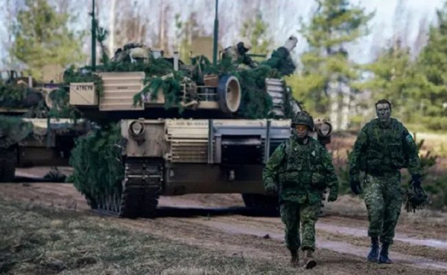 Военнослужащие НАТО пострадали на учениях в Латвии