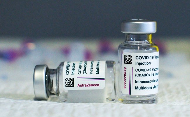 В РФ запустили производство вакцину от коронавируса AstraZeneca