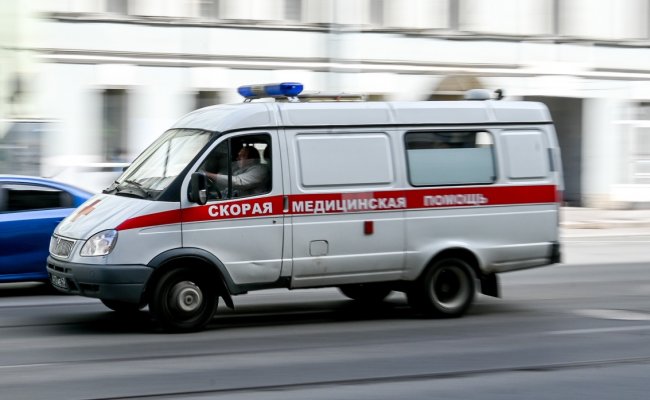 В Москве мужчина с топором ранил двух человек в магазине