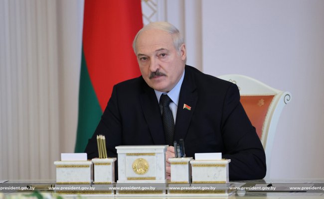 В госструктурах должны работать патриоты - Лукашенко