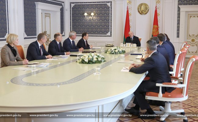Лукашенко о работе с БРСМ:  С ними надо работать так, как работал ЦК с нами