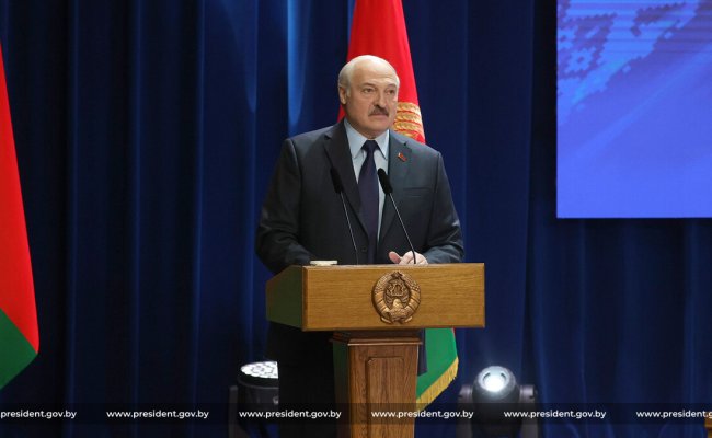 Лукашенко пообещал усилить контроль за необоснованным ростом цен