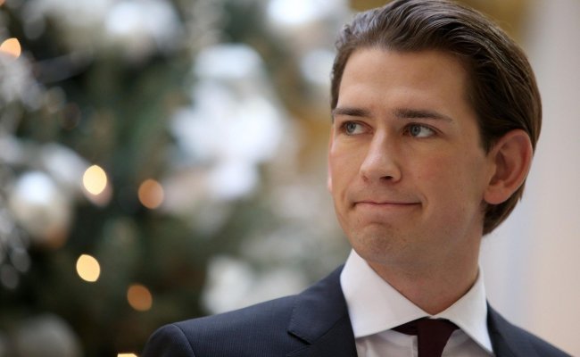 Канцлер Австрии объявил об отставке