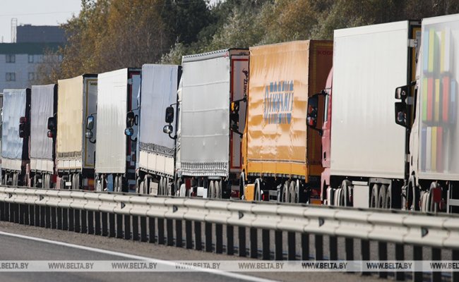 Более 1,2 тысяч фур ожидают выезд из Беларуси