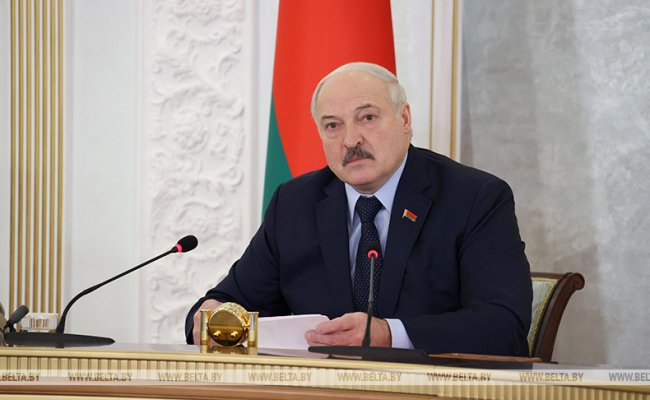 Распространяя фейки об эпидситуации в Беларуси, противники из-за границы хотят всколыхнуть страну - Лукашенко