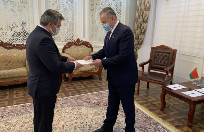 Посол Беларуси в Таджикистане вручил копии верительных грамот