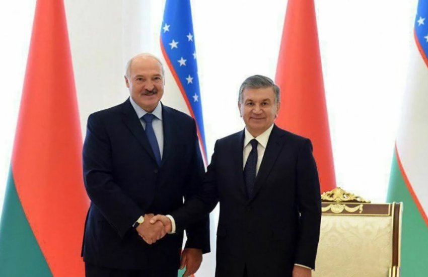 Лукашенко поздравил Мирзиёева с переизбранием по пост президента Узбекистана