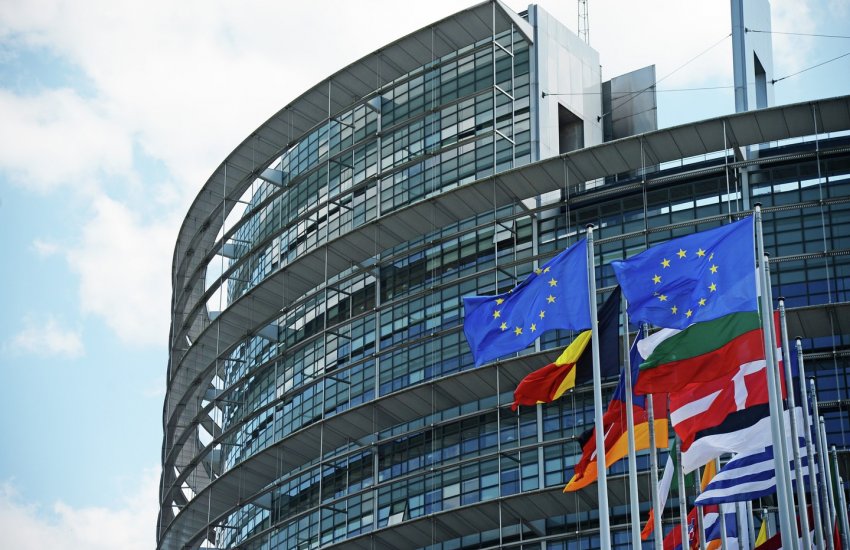 Европарламент судится с Еврокомиссией из-за бездеятельности