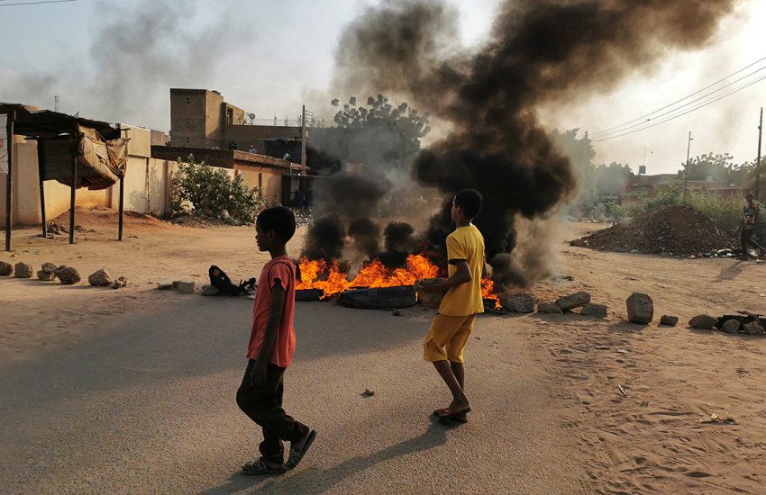 Около сотни человек пострадало из-за беспорядков в Судане