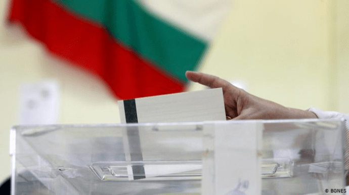 В Болгарии проходят выборы президента и депутатов парламента