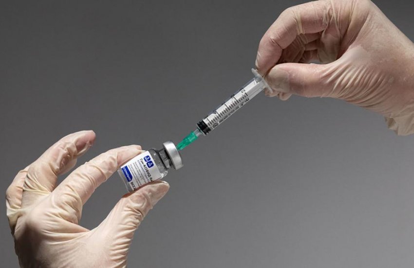 В РФ зарегистрировали вакцину от коронавируса для подростков