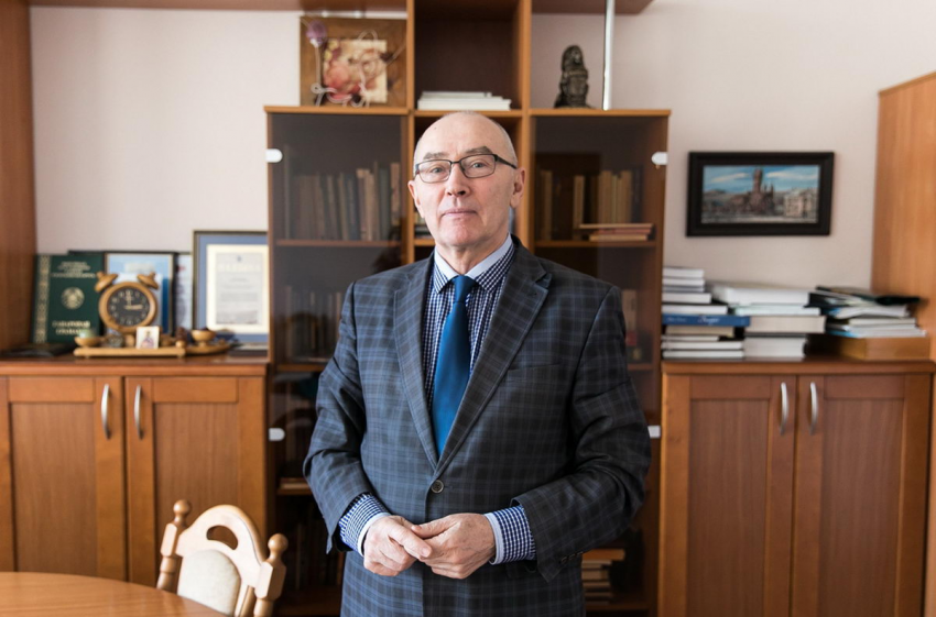 Умер экс-министр образования Петр Бригадин