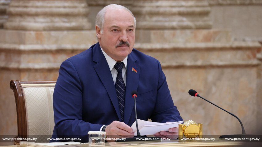 Лукашенко призвал не допустить роста цен в условиях санкционных контрмер