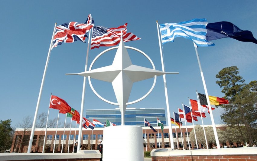 Россию призвали не вмешиваться в отношения НАТО с Украиной