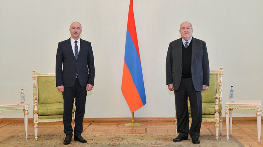 Саркисян обсудил с послом Беларуси вопросы расширения двустороннего сотрудничества
