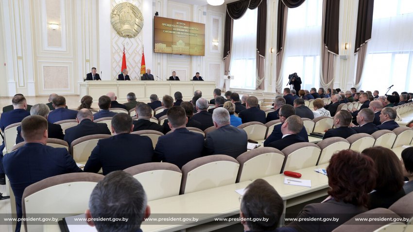 Лукашенко призвал восстановить всю мощь Гомельской области