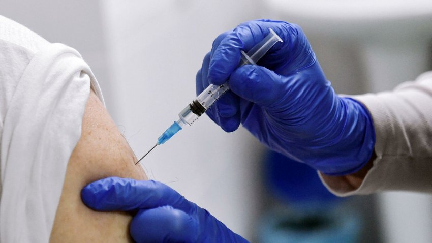 Половина населения Беларуси будет привита первым компонентом вакцины от коронавируса к новому году - Пиневич