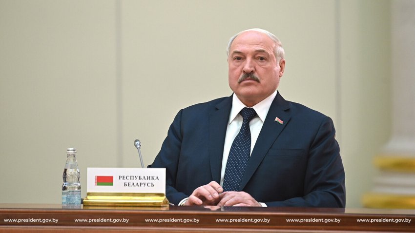 Ни один прогноз в Беларуси по развитию ситуации с COVID-19 не оправдался – Лукашенко