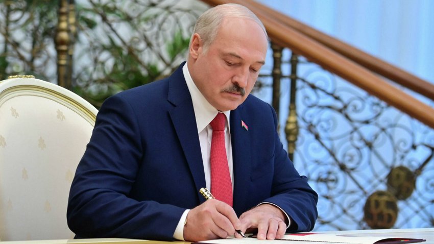 Лукашенко подписал указ о назначении и освобождении судей