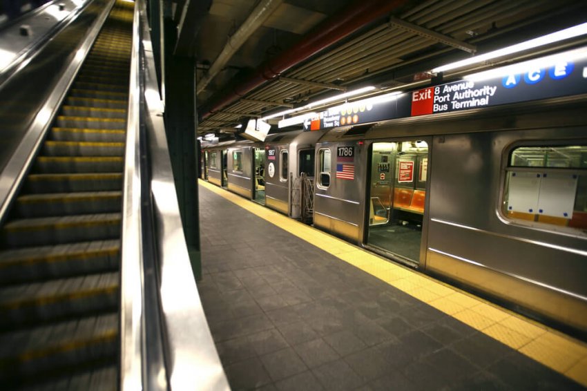 В Нью-Йорке из-за COVID-19 остановили работу четырех маршрутов метро