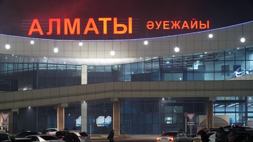 Миротворцы РФ с правоохранителями Казахстана взяли под контроль аэропорт Алматы