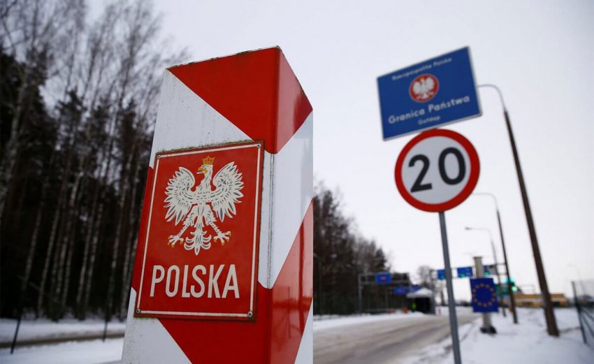 Более 30-ти мигрантов форсировали польскую границу