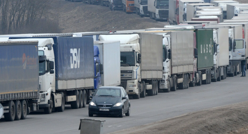 ГПК сообщил об уменьшении количества грузовиков на границе с Литвой и Польшей