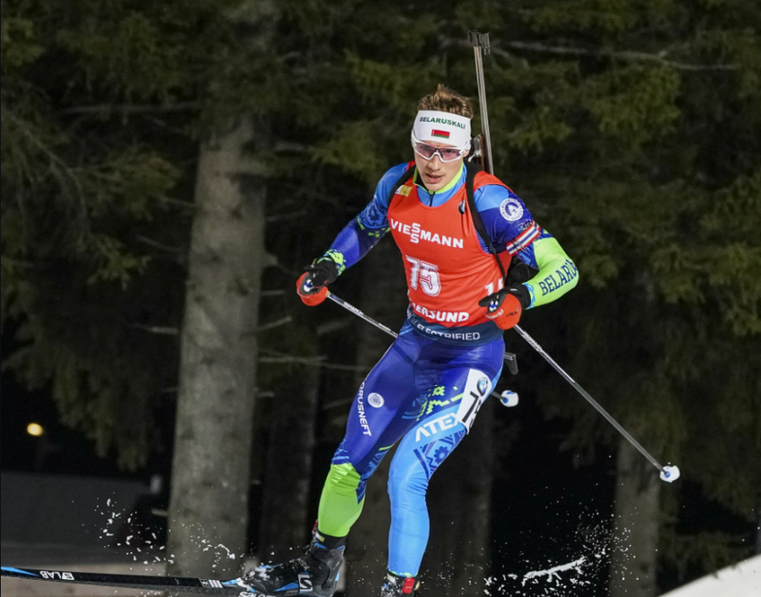 Белорусский биатлонист Антон Смольский занял третье место на этапе Кубка мира