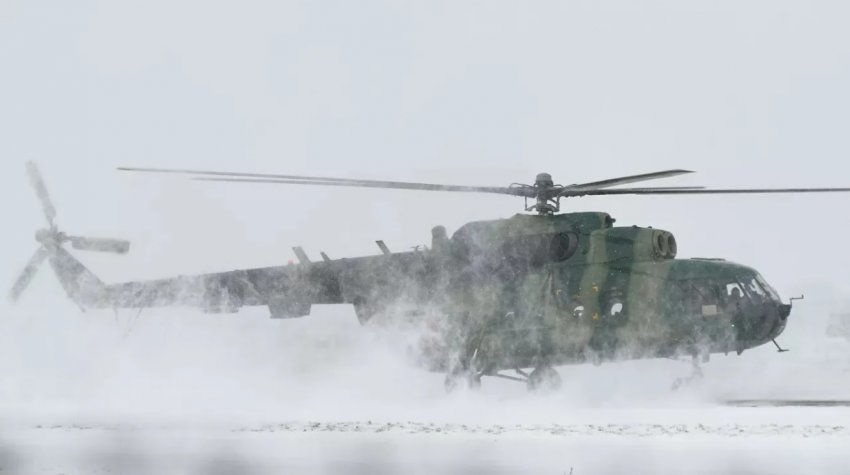 Военный вертолет в Беларуси совершил вынужденную посадку из-за неполадок