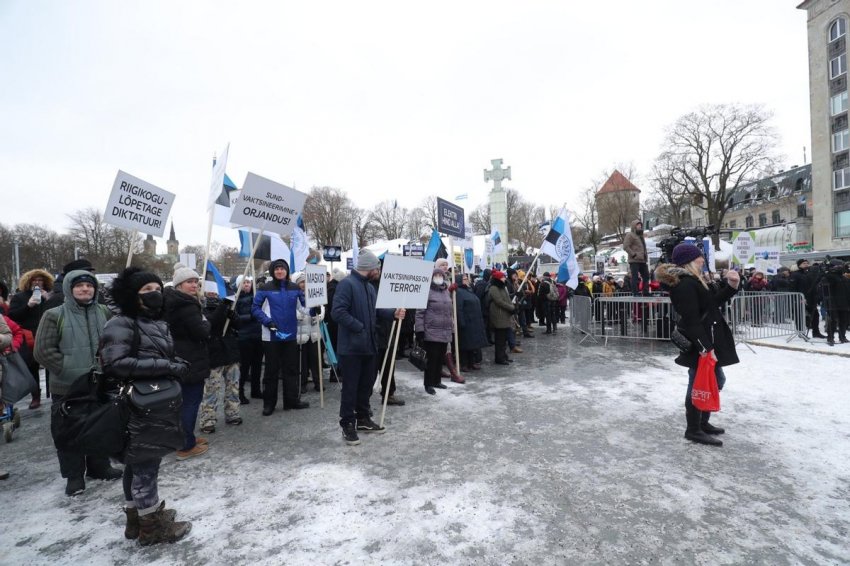 В Таллине жители провели митинг с требованием остановить рост цен на электроэнергию
