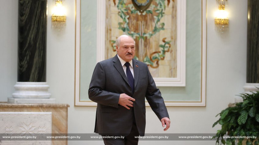 «Все в наших руках»: Лукашенко вручил госнаграды заслуженным деятелям Беларуси
