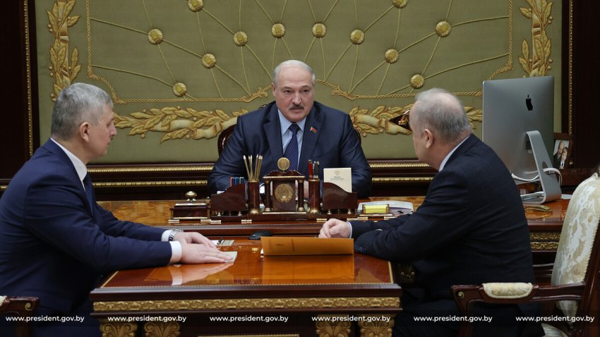 «Главное – экономика»: Лукашенко призвал правительство и Нацбанк не нервировать население
