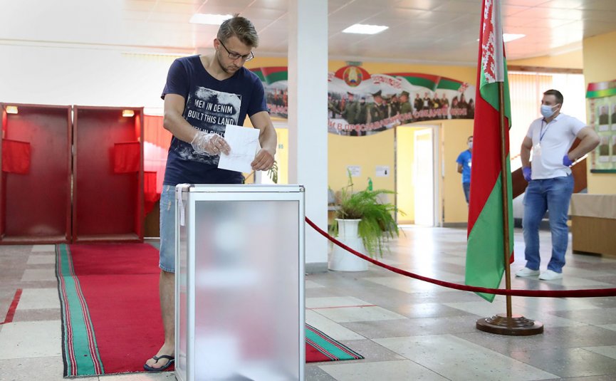 Зараженные COVID-19 белорусы смогут дома и в стационарах проголосовать на референдуме