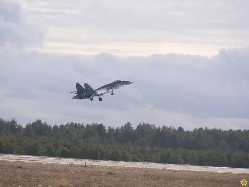 Полёты Су-30СМ и Су-35С прошли в ходе учений армий Беларуси и России