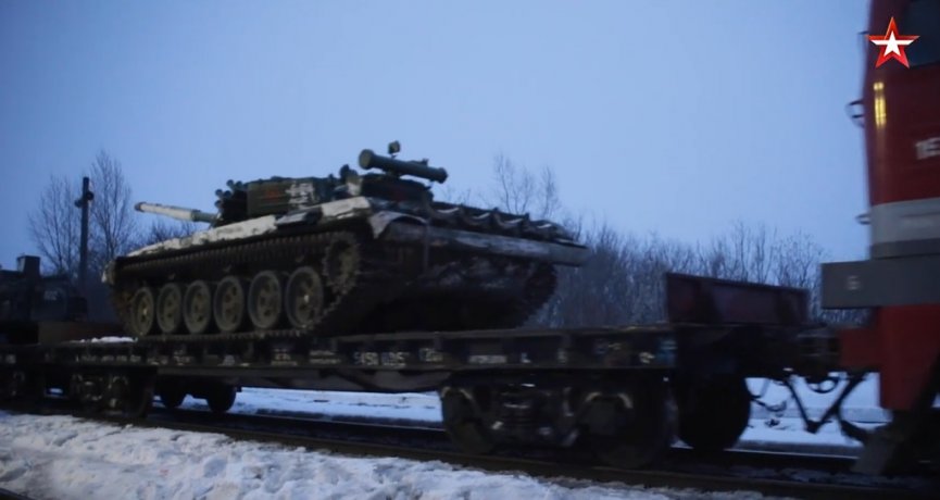 Российский танковый эшелон возвращается в пункт постоянной дислокации после учений в Беларуси