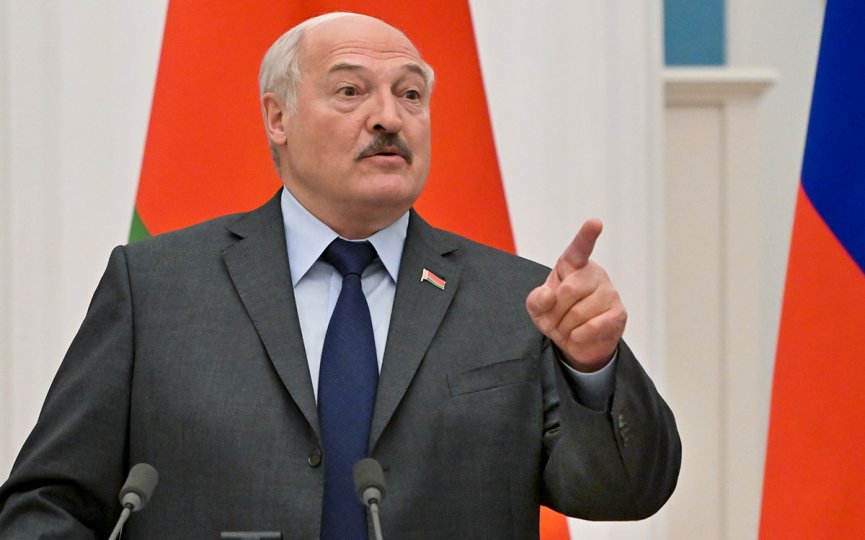 Лукашенко: Беларусь в ближайшее время примет решение касательно признания ДНР и ЛНР