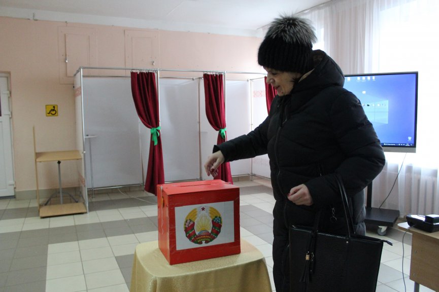 Конституционный референдум: за три дня досрочного голосования явка составила 24,07%