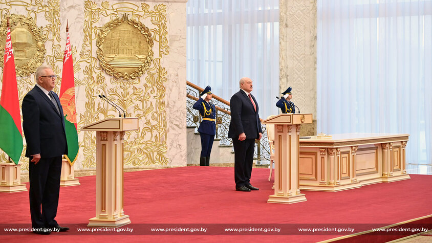 С принятием новой Конституции народ положил конец «периоду безобразия» - Лукашенко