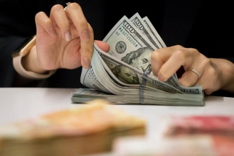 В феврале физлица в Беларуси продали на $38,4 млн валюты больше, чем купили