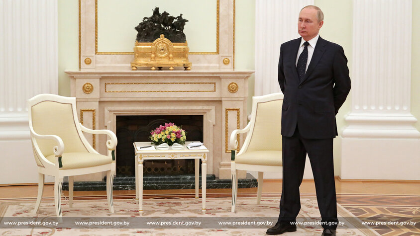 Путин поблагодарил Лукашенко за восстановление электроснабжения Чернобыльской АЭС