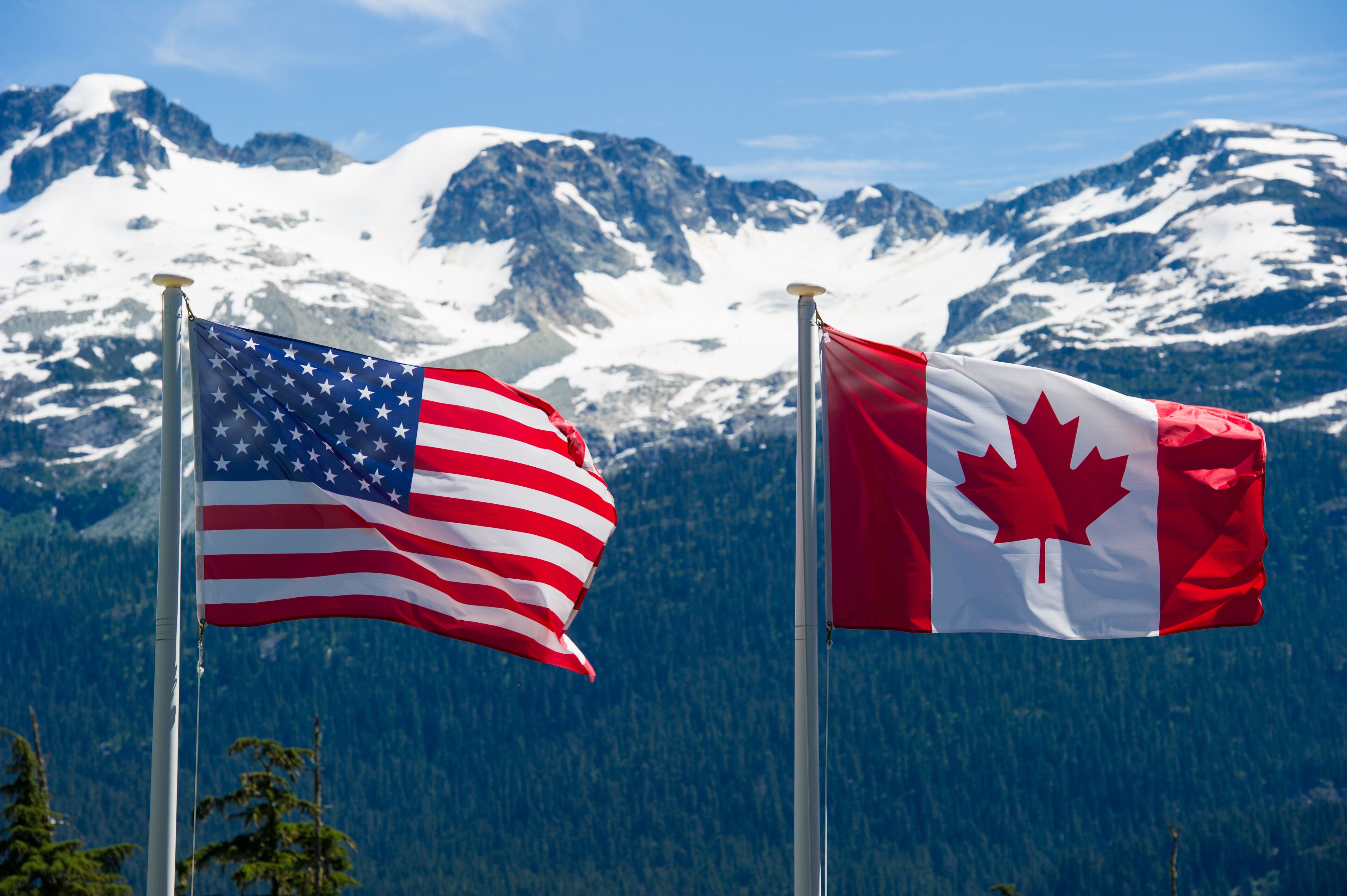 Страна больше сша но меньше канады. Флаг Канады флаг США. США И Канада. Каналы в Америке. Канада, государство.