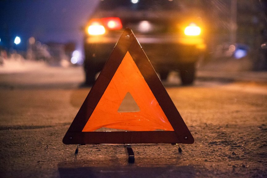 В столице водитель сервиса Uber протаранил светофор