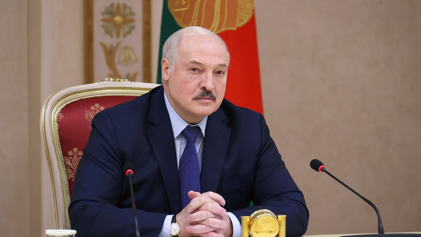 Лукашенко выделил 35 грантов для работников организаций науки, образования, здравоохранения и культуры